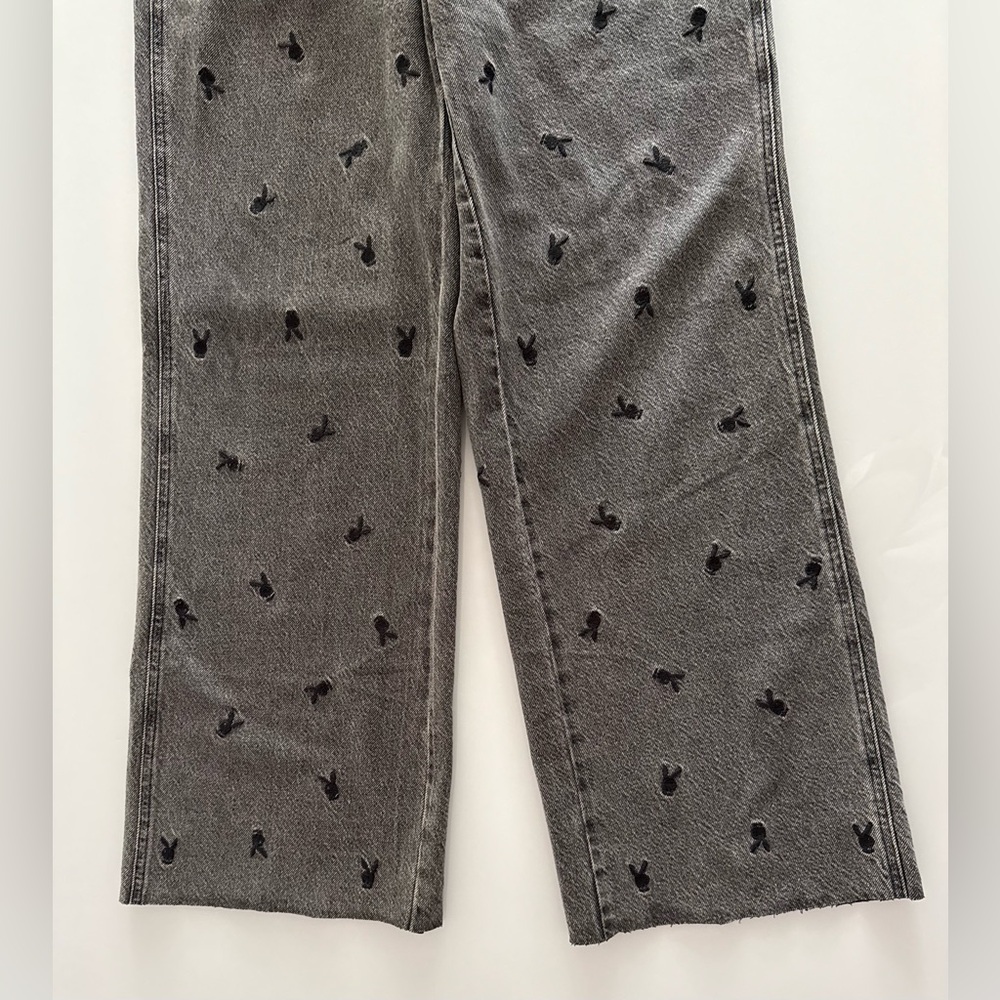 Pacsun Jeans X Playboy - Women’s Size 29 - Grey w/ Black Playboy Bunny Pattern - Picture 3 of 11